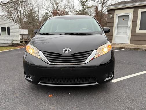 2013 Toyota Sienna LE