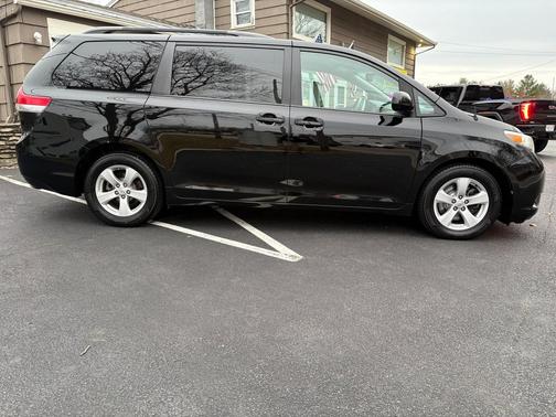 2013 Toyota Sienna LE