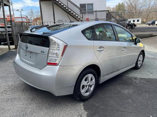 2010 Toyota Prius III