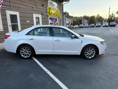 2012 Lincoln MKZ Base