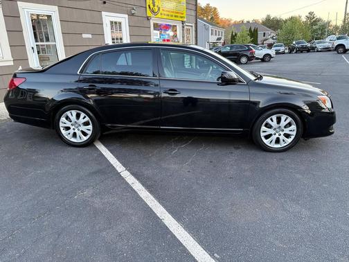 Black 2009 Toyota Avalon Limited
