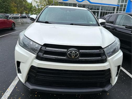 2019 Toyota Highlander SE