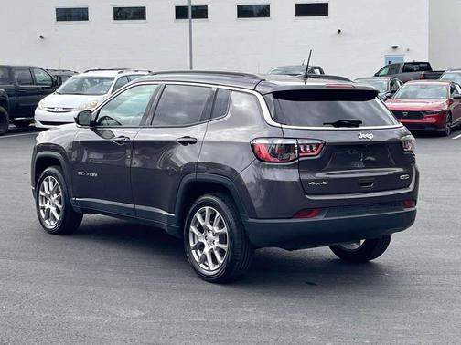 2022 Jeep Compass Latitude Lux