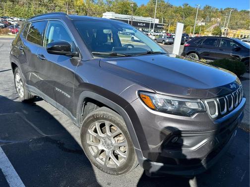 2022 Jeep Compass Latitude Lux