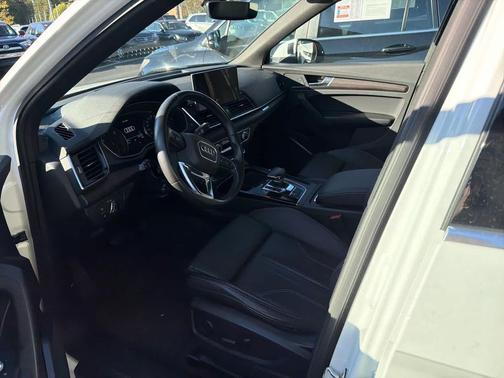 2022 Audi Q5 45 S line Premium