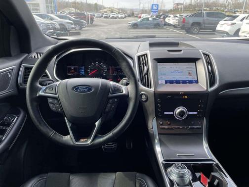 Star White Metallic Tri-Coat 2020 Ford Edge ST