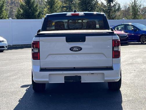 2025 Ford Maverick Lobo