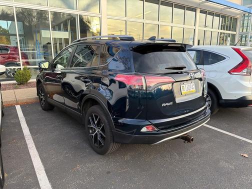 2017 Toyota RAV4 SE