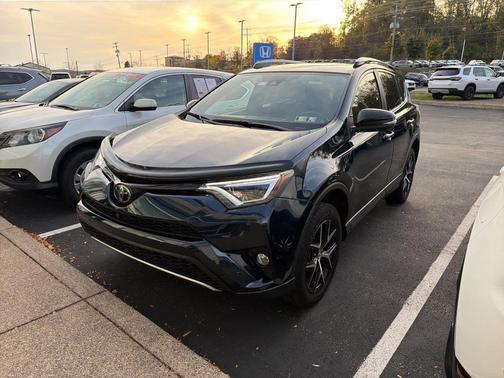 2017 Toyota RAV4 SE
