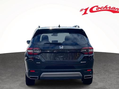 2023 Honda Pilot Touring 8-Passenger