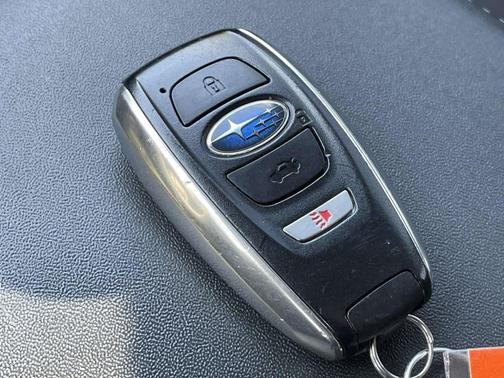 Ice Silver Metallic 2019 Subaru Legacy Limited