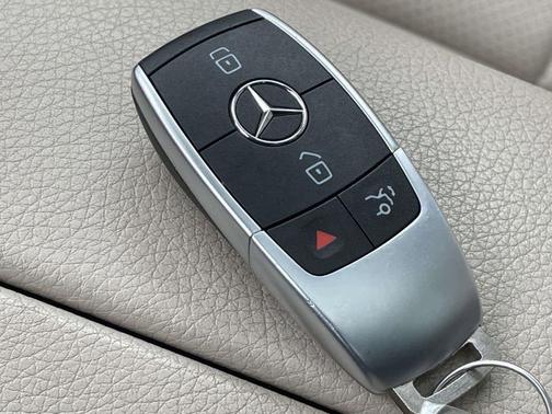 2020 Mercedes-Benz GLC 300 4MATIC