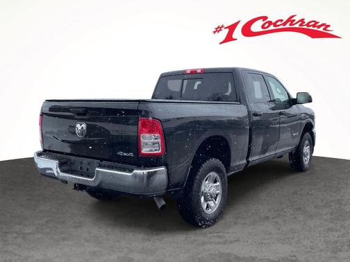2022 RAM 2500 Tradesman Crew Cab 4x4 6'4' Box
