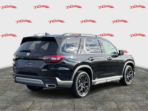 2025 Honda Pilot Touring 8-Passenger