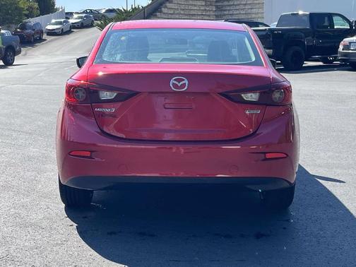 2015 Mazda Mazda3 i Sport