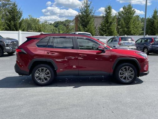 2023 Toyota RAV4 Hybrid XLE Premium