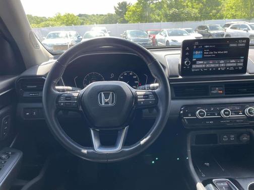 Sonic Gray Pearl 2024 Honda Pilot Touring 8-Passenger