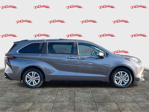 2023 Toyota Sienna Platinum 7 Passenger