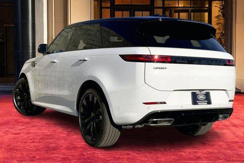 2026 Land Rover Range Rover Sport SE