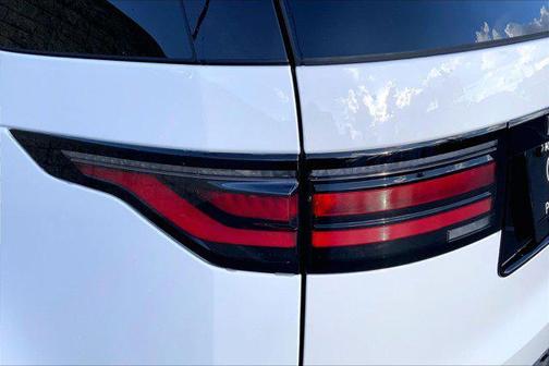 2026 Land Rover Discovery Gemini Edition