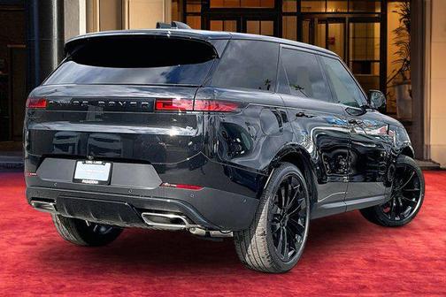 Santorini Black Metallic 2026 Land Rover Range Rover Sport SE