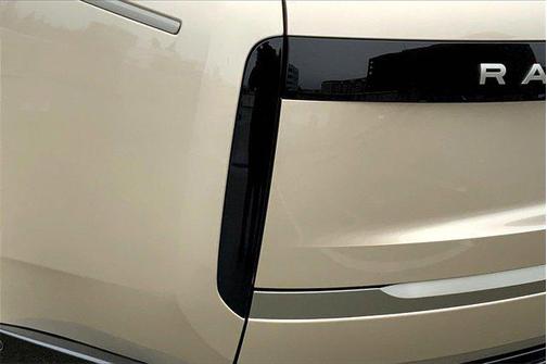 2025 Land Rover Range Rover P530 SE 7 Seat