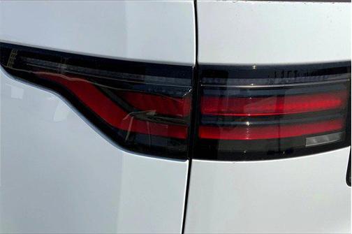 2025 Land Rover Discovery P300 Dynamic SE