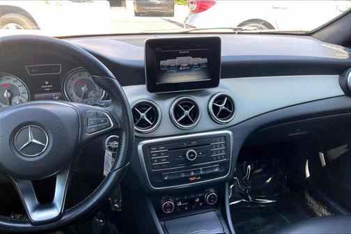 Cirrus White 2015 Mercedes-Benz CLA-Class Base