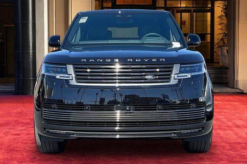 1mk/Black 2026 Land Rover Range Rover P615 SV