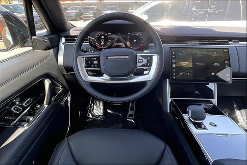 Santorini Black 2026 Land Rover Range Rover P400 SE 7 Seat