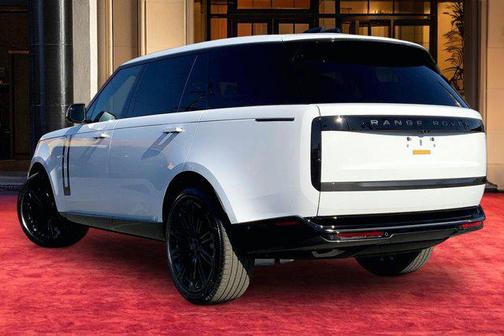 2026 Land Rover Range Rover P400 SE 7 Seat