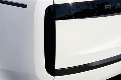 2026 Land Rover Range Rover P400 SE 7 Seat