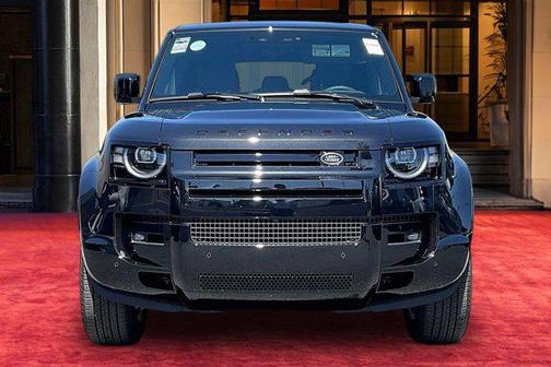 Santorini Black Metallic 2026 Land Rover Defender P400 X-Dynamic SE