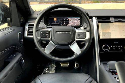 2024 Land Rover Discovery P360 Metropolitan Edition