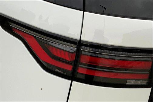 2025 Land Rover Discovery P360 Dynamic SE