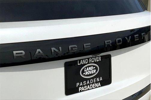 2025 Land Rover Range Rover P550e SE