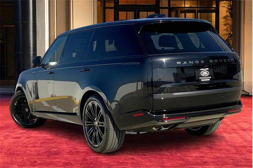 2025 Land Rover Range Rover P530 SE 7 Seat