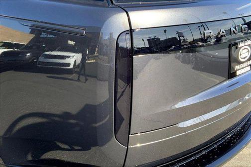 2025 Land Rover Range Rover P530 SE