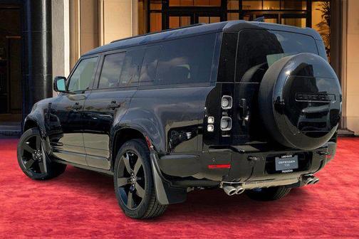 2025 Land Rover Defender V8