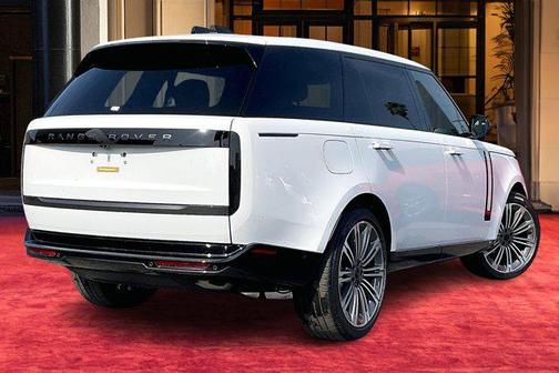 1aa/White 2026 Land Rover Range Rover P400 SE 7 Seat