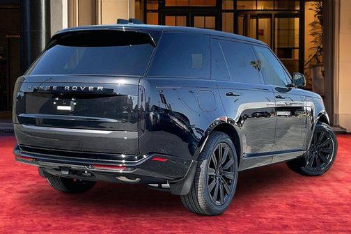 1ag/Black 2026 Land Rover Range Rover P400 SE 7 Seat