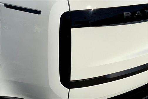 2025 Land Rover Range Rover P400 SE