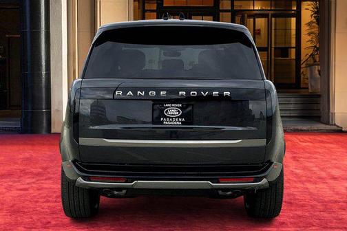 2025 Land Rover Range Rover P530 SE