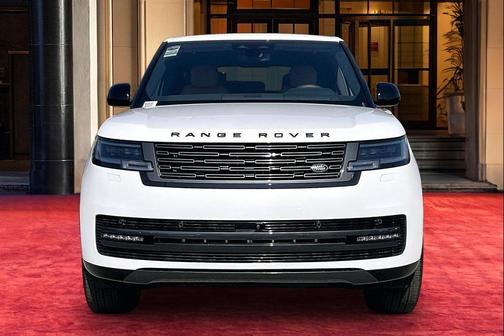 Ostuni Pearl White Premium Metallic 2026 Land Rover Range Rover P400 SE