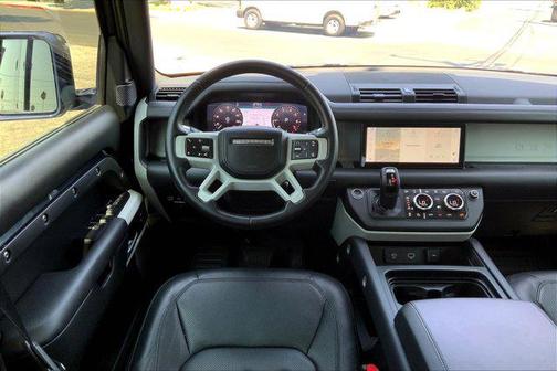2020 Land Rover Defender 110 SE