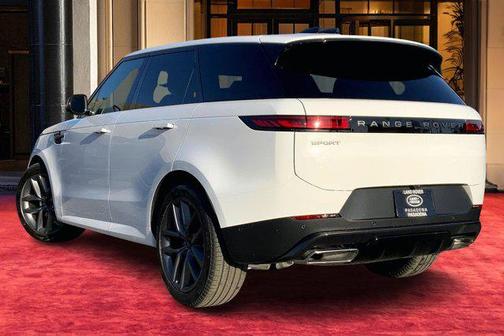 2026 Land Rover Range Rover Sport SE
