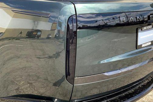 2025 Land Rover Range Rover P530 SE 7 Seat