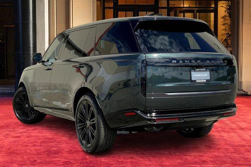 2025 Land Rover Range Rover P530 SE 7 Seat