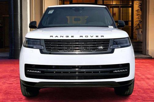 2026 Land Rover Range Rover P530 SE