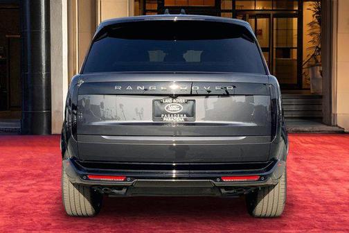 2026 Land Rover Range Rover P530 SE